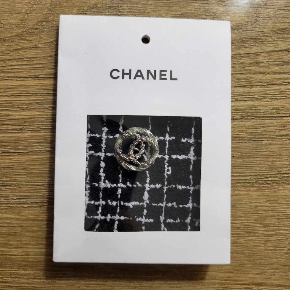 Chanel Silver CC Button New - Picture 2 of 3